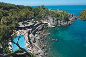 Xtrallusion offers characteristic Bed and Breakfast, B&B, Guest House, Hotel, Albergo and Country Lodge accommodation in Italy. Plus independent self-guided Walking, Adventure, Activity, Skiing and Paragliding Holiday itineraries on the Italian Rivieras, in the Italian Lakes, in the Italian Alps and in some of the most beautiful corners of Italy.